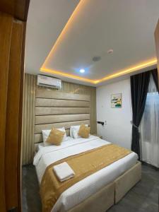 Lighthouse Inn and suites