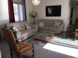 Maisons de vacances charming family house with pool located at L'isle sur la sorgue - sleeps 8 : photos des chambres