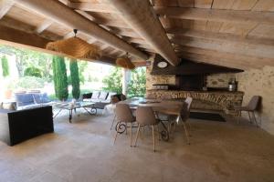 Villas magnificient property with heated swimming-pool in the luberon - 14 persons : photos des chambres