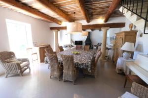 Villas magnificient property with heated swimming-pool in the luberon - 14 persons : photos des chambres