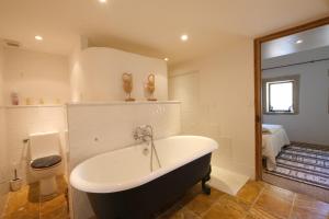 Villas magnificient property with heated swimming-pool in the luberon - 14 persons : photos des chambres