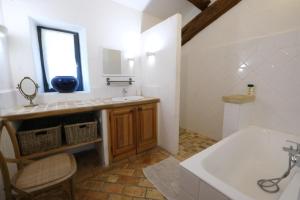 Villas magnificient property with heated swimming-pool in the luberon - 14 persons : photos des chambres