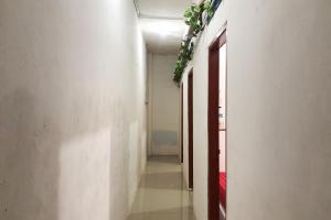 Penginapan Dheas near Bandara City Mall Mitra RedDoorz