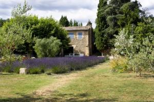 Villas provencal farm house with heated pool located to salon de provence, 12 people : photos des chambres