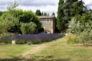provencal farm house with heated pool located to salon de provence, 12 people - Lamanon
