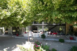 Villas provencal farm house with heated pool located to salon de provence, 12 people : photos des chambres