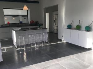 Villas provencal farm house with heated pool located to salon de provence, 12 people : photos des chambres