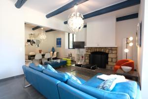 Villas provencal farm house with heated pool located to salon de provence, 12 people : photos des chambres
