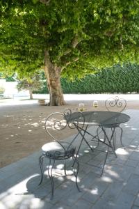 Villas provencal farm house with heated pool located to salon de provence, 12 people : photos des chambres