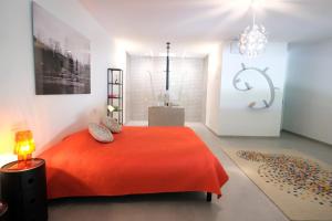 Villas provencal farm house with heated pool located to salon de provence, 12 people : photos des chambres