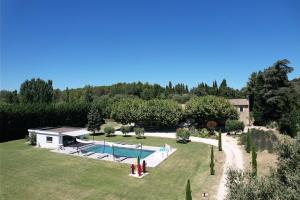 Villas provencal farm house with heated pool located to salon de provence, 12 people : photos des chambres