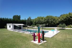 Villas provencal farm house with heated pool located to salon de provence, 12 people : photos des chambres