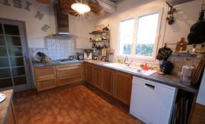 Maisons de vacances jolie location, maison avec piscine et joli jardin fleuri, a oppede dans le luberon en provence – 6 personnes : photos des chambres