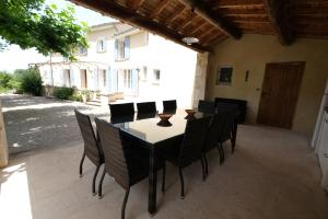 typical provencal mas with heated pool, 10 people, in the countryside of cavaillon, luberon, provence.