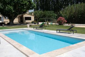 Villas typical provencal mas with heated pool, 10 people, in the countryside of cavaillon, luberon, provence. : photos des chambres