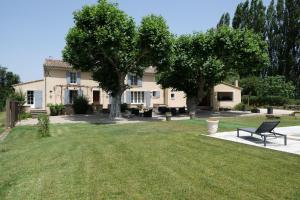 Villas typical provencal mas with heated pool, 10 people, in the countryside of cavaillon, luberon, provence. : photos des chambres