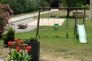 Villas typical provencal mas with heated pool, 10 people, in the countryside of cavaillon, luberon, provence. : photos des chambres