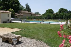 Villas typical provencal mas with heated pool, 10 people, in the countryside of cavaillon, luberon, provence. : photos des chambres