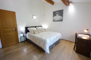 Villas typical provencal mas with heated pool, 10 people, in the countryside of cavaillon, luberon, provence. : photos des chambres