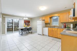 Comfortable, Spacious 3 bedroom Home