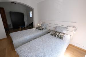 Villas typical provencal mas with heated pool, 10 people, in the countryside of cavaillon, luberon, provence. : photos des chambres