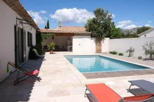 charming vacation rental with heated pool at the foot of the alpilles, in aureille, close to the center of the village on foot, sleeps 6/8 people in provence. - Aureille