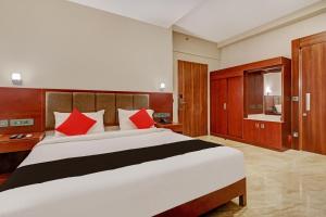 Super Townhouse Kizhakkambalam Tourist Home