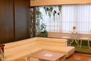 난바역 전철12분 최대9명 니시타나베역 도보 10초 호텔 침대커버