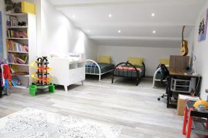 Villas charming villa with heated pool, 14 people, located in aureille, near les baux de provence, in the alpilles : photos des chambres