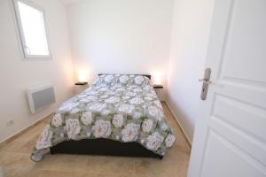 Villas charming villa with heated pool, 14 people, located in aureille, near les baux de provence, in the alpilles : photos des chambres