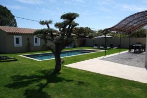 Villas charming villa with heated pool, 14 people, located in aureille, near les baux de provence, in the alpilles : photos des chambres