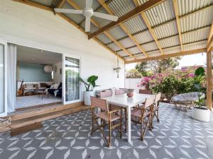 Stylish Shack Falcon Bay