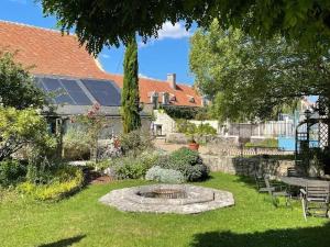 Maison confortable à Bréhémont avec jardin paisible