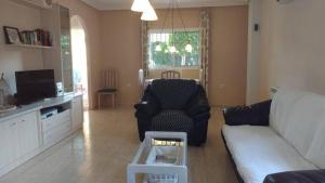 Casa con terraza y piscina R14 by Novadesta