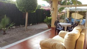 Casa con terraza y piscina R14 by Novadesta