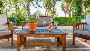 Spacious villa with private pool in Villamartin