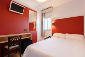 Budget Single Room room in The Red Hotel - Adults Only