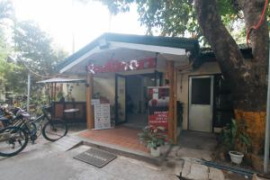 RedDoorz @ The VJour Hotel Angeles