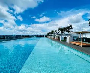 Infinity pool Sutera Avenue family suite Free Wifi -Netflix -Parking - 甘榜森布兰