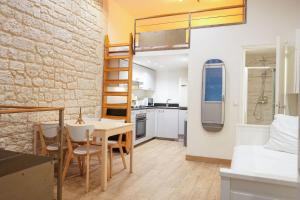 Loft 2 BR Marais, Notre Dame AC by LCC Agency