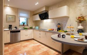 Beautiful Villa Omo with pool in Pula