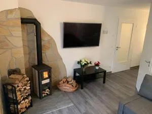 Ferienwohnung im grünen-auf dem Land - 措伊伦罗达