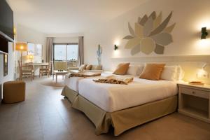 Junior Suite with Side Sea View room in Iberostar Gaviotas Park-All inclusive