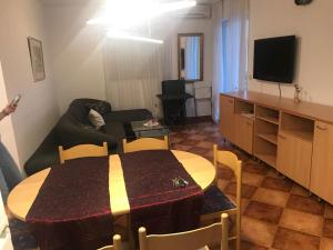 Apartment 5148-5 for 5 Pers in Rogoznica 