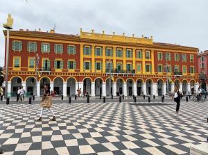 Studio Renovated Chic Location