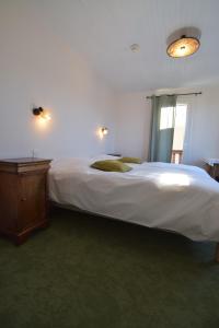 Hotels Hotel Les Chenets : photos des chambres