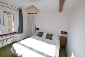 Hotels Hotel Les Chenets : photos des chambres