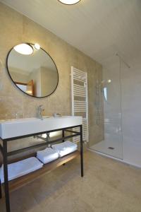 Hotels Hotel Les Chenets : photos des chambres