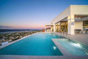 Villa Con Vista- Heated Pool 4 bdr sleeps 8
