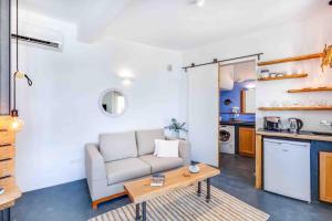 Skiff - Transformed studio on the waters edge